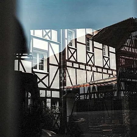 Zur Krone 2*